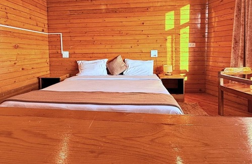 Dharamshala Hotel | EDM Hostel