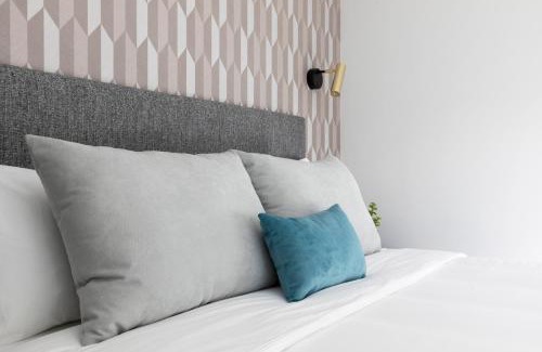 Sol Apartment | Edmond Vibes Puerta del Sol Suites