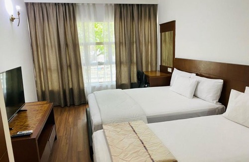 Taman Johor Jaya House | EE HOTEL Johor Jaya