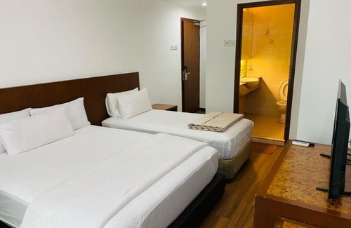 Taman Johor Jaya House | EE HOTEL Johor Jaya