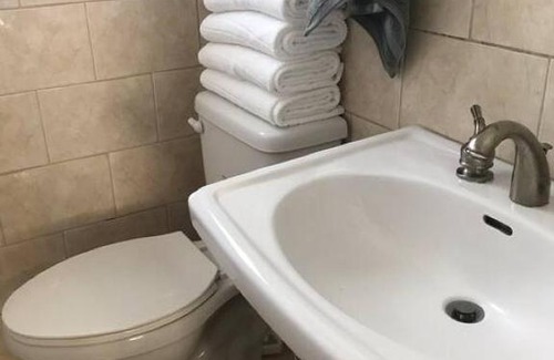 Hendricks and Venice Isles House | Efficiency 2 on water Las Olas beach and free kayaks