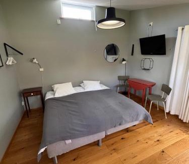 Alingsas Apartment | Eget boende i privat uthuslänga