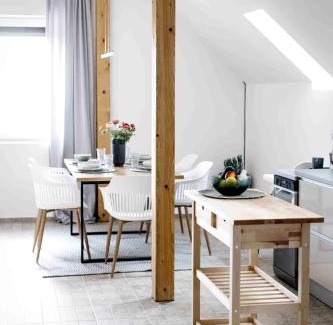 Hegymagas House | Egy présház tágas tetőtere mesés kilátással