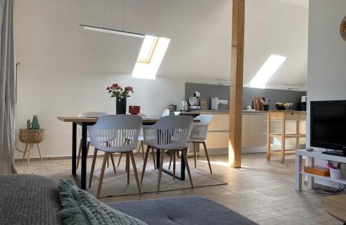 Hegymagas House | Egy présház tágas tetőtere mesés kilátással