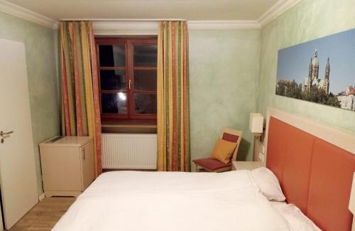 Aubing - Lochhausen - Langwied Hotel | Eichen Schlössl