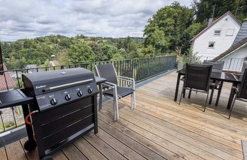 Pelm Apartment | Eifelglück vacation apartment with a view of the Kasselburg castle