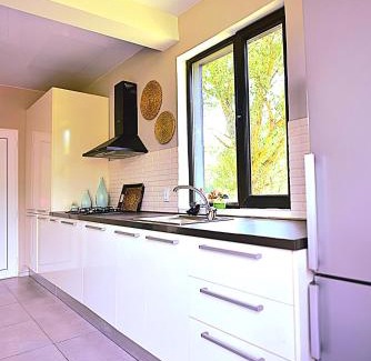 Likani Ski Chalet | Eiffel Bridge