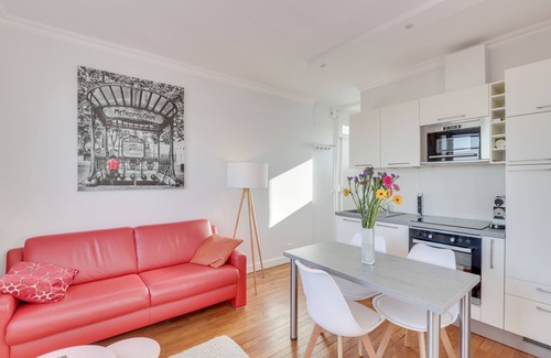 Quartier de l'Ecole-Militaire Apartment | Eiffel Tower view terrace Saint Germain des Pres