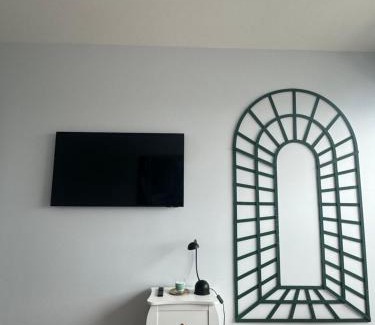 Gare House | Eiffel Tower View Terrace Apt