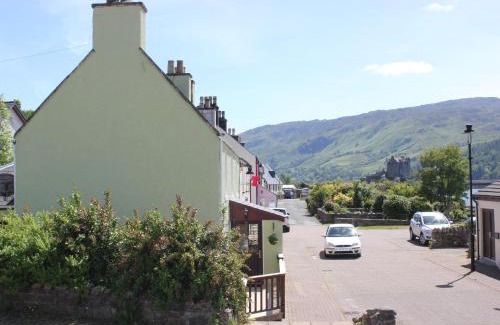 Dornie House | Eilean Donan View