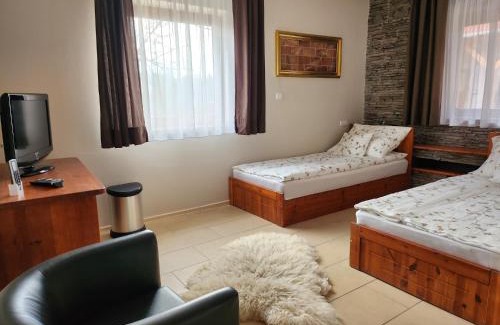 Izsak Resort | El Bronco Western Ranch
