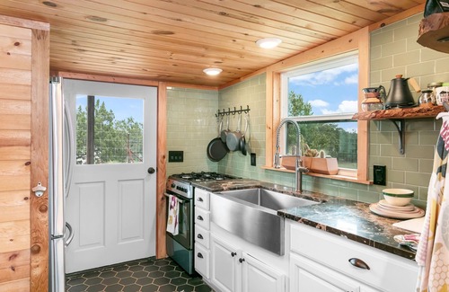 Fredericksburg Cabin | El Camino Ranch Cabin | 2/1 | Pet Friendly | Wet Bar