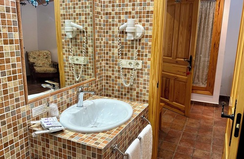 Burunchel Hotel | El Curro Hotel Rural