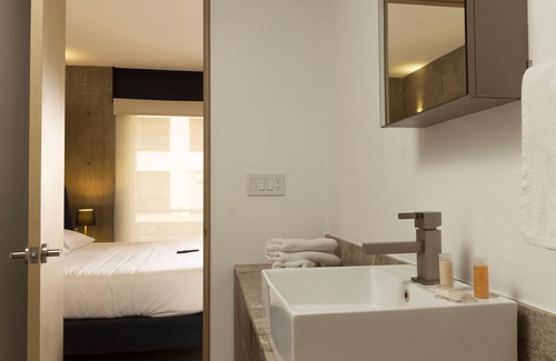 Downtown Queretaro Apartment | El Doce Suite con Balcón by Homi Rent
