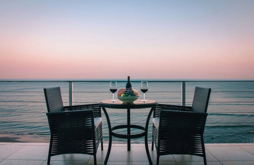 Boca Corona Apartment | El Golden Cowry – Romantic Escape with Ocean Views