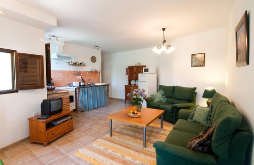 Algarinejo Apartment | El Granero at Molino la Ratonera, a riverside location by a restored watermill.