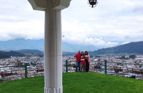 Otavalo Apartment | El Hostal Cuenta con un Mirador y una Vista Panorámica de la Ciudad