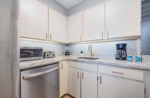 Kaanapali Condo | EL K203 2BD Condo w AC Pool Beach Cabana