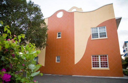New Kingston House | El Paraíso @ The Westbury Cozy 2BR Apt in New Kingston