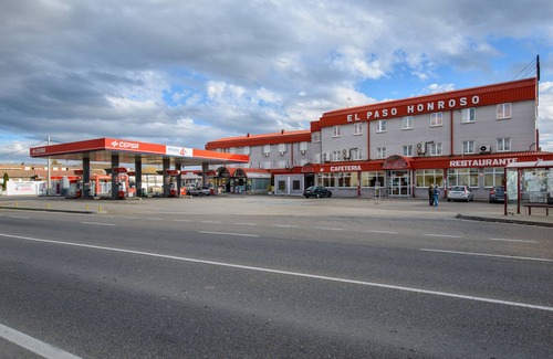 Hospital de Orbigo House | El Paso Honroso