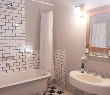 Abbott House | El Rancho Azul
