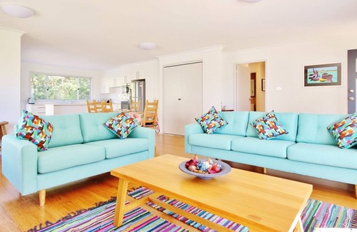 Hyams Beach House | Elaine at Hyams Beach, Jervis Bay