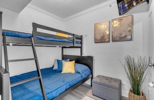 Mid Beach Apartment | Elara Beachfront 2 Bedrooms Direct OceanView with Parking