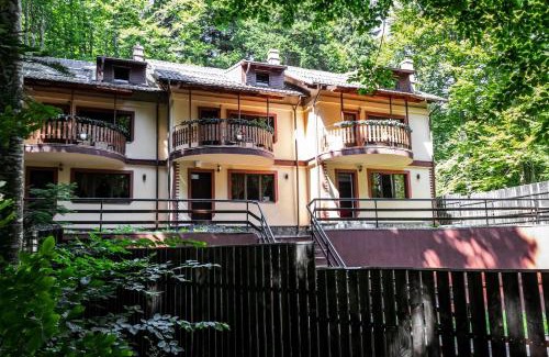 Sinaia Ski Chalet | Elatos Luxury Villas Erato