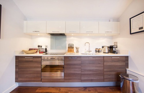 Sands End Apartment | ELBE STREET, FULHAM - 1 bed, 1 bath gated apartment with parking, and a lift