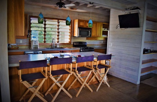 Isla de Utila House | Eldarvahl Luxurious Ocean Retreat with Infinity Pool
