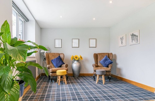Eldwick Cottage | ELDWICK VILLA, pet friendly, luxury holiday cottage in Bingley
