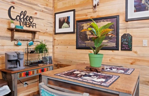 Ringold Cabin | Electric fireplace, free internet, pond for fishing, less than 5 miles from lake
