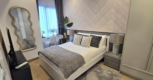 Pudu Apartment | Elegance 1BR Suite KLCC view with Gorgeous Pool