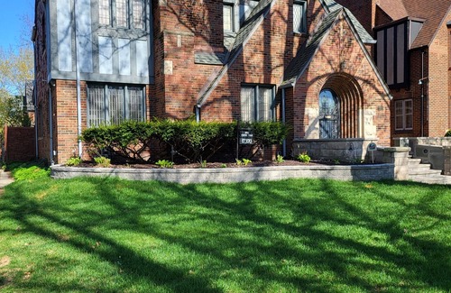 Detroit House | Elegance in a Historical Neighborhood