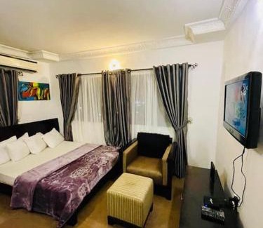 Maitama Apartment | Elegance Oasis: Central 2BR Apartment with Balcony, View, and WiFI in Maitama