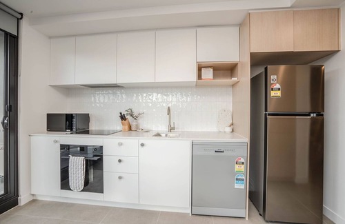 Phillip Apartment | Elegant 1-Bed with Outstanding Building Amenities