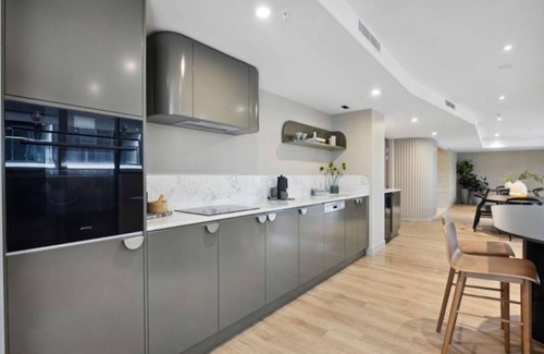Phillip Apartment | Elegant 1-Bed with Outstanding Building Amenities