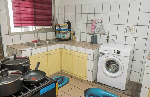 Yaounde Apartment | Elegant 2-bedroom apartment in Yaoundé with AC, WiFi, parking, security guards