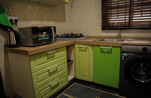 Abuja House | Elegant 2-Bedroom Bungalow in Prime Abuja Location with AC and WiFi Included