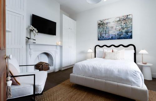 Invermay House | Elegant 2-Bedroom Home with Curated Decor & Outdoor Entertaining