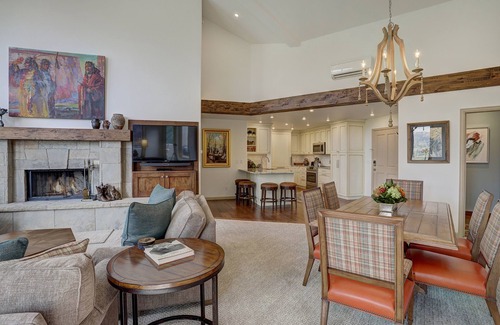 Edwards Condo | Elegant 2 BR Condo - Walk to Chairlift!