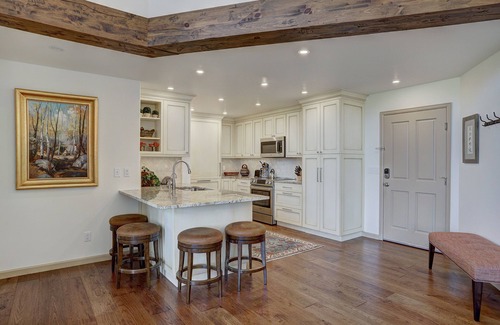 Edwards Condo | Elegant 2 BR Condo - Walk to Chairlift!