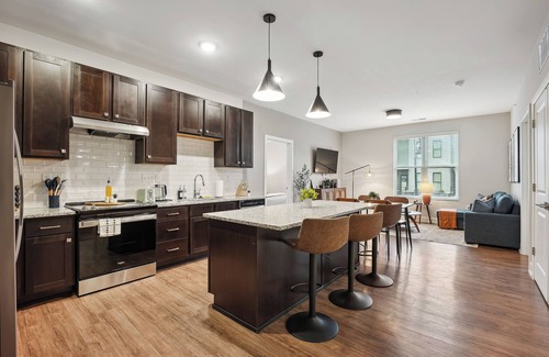 Downtown Columbus Apartment | Elegant 2BD/2BA condo w Parking/Pool/Gym