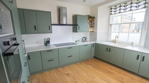 Perth Apartment | Elegant 3BD Georgian Retreat in Perth City Centre