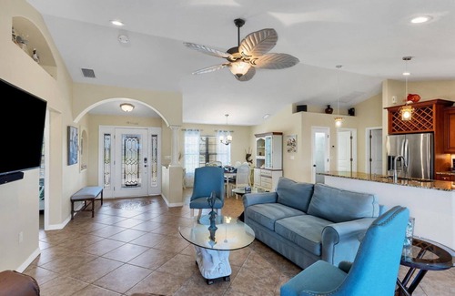 Charlotte Harbor House | Elegant 3bd home right on canal (CH904)