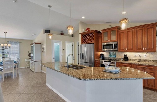 Charlotte Harbor House | Elegant 3bd home right on canal (CH904)