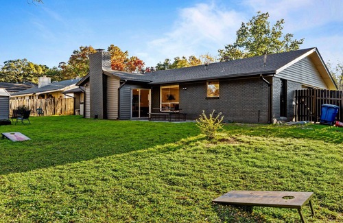 Barton Hills House | Elegant 3BR Home with Pool l Walk to Zilker