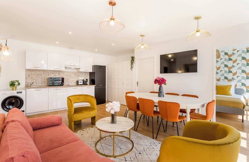 Grenelle Apartment | Elegant 5-Bedroom Parisian Retreat Steps from the Eiffel Tower