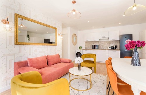 Grenelle Apartment | Elegant 5-Bedroom Parisian Retreat Steps from the Eiffel Tower