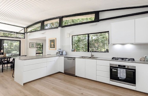 Macmasters Beach House | Elegant abode only moments to Macmasters Beach